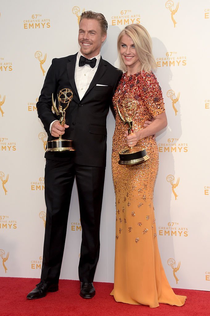  Derek Hough and Julianne Hough, co-winners of the award for choreography for "Dancing with the Stars," during the 2015 Creative Arts Emmy Awards. | Photo: GettyImages 