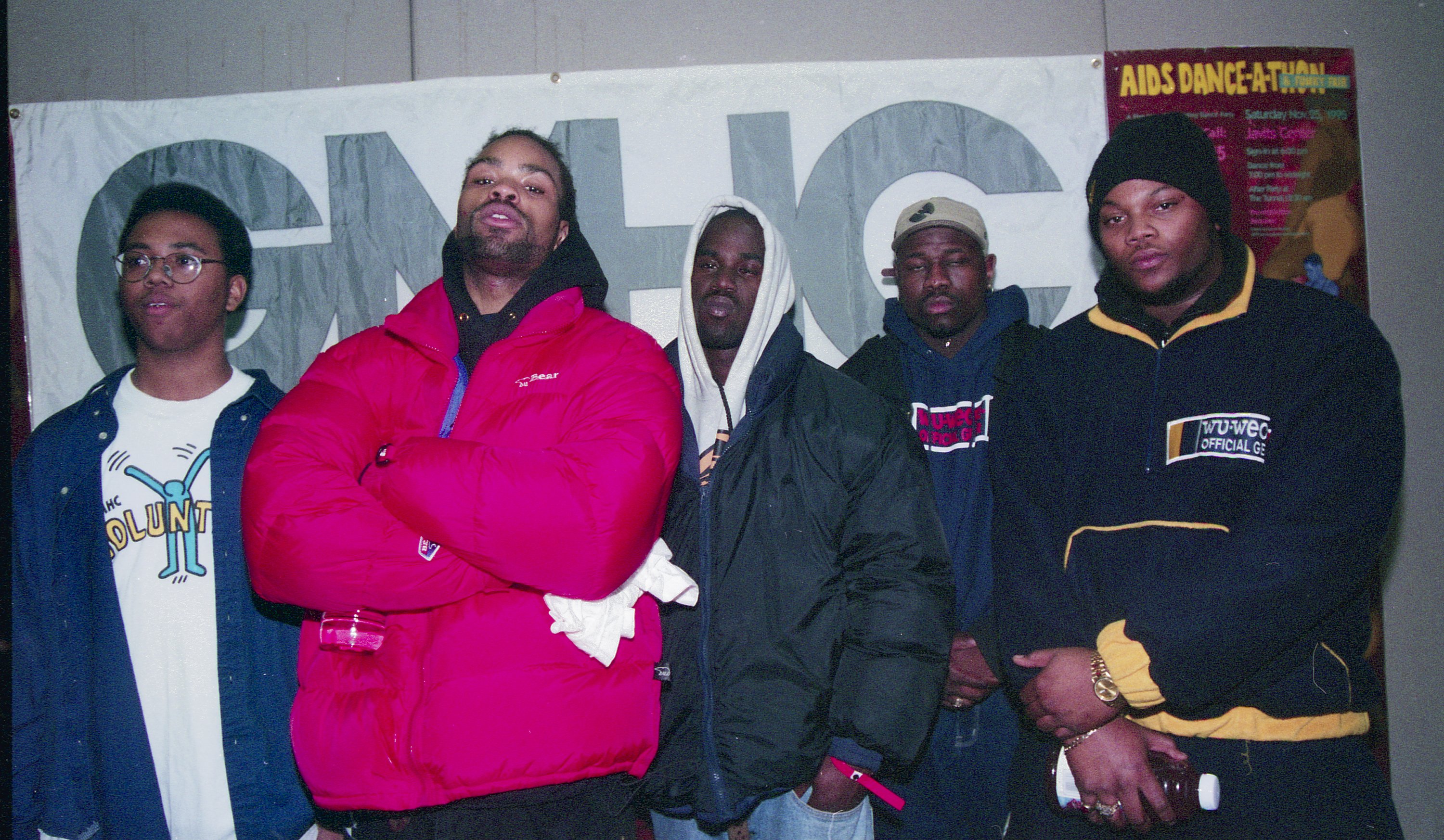 Members of the Wu Tang Clan pose at the GMHC Dance A Thon in November 1995, in New York City | Source: Getty Images