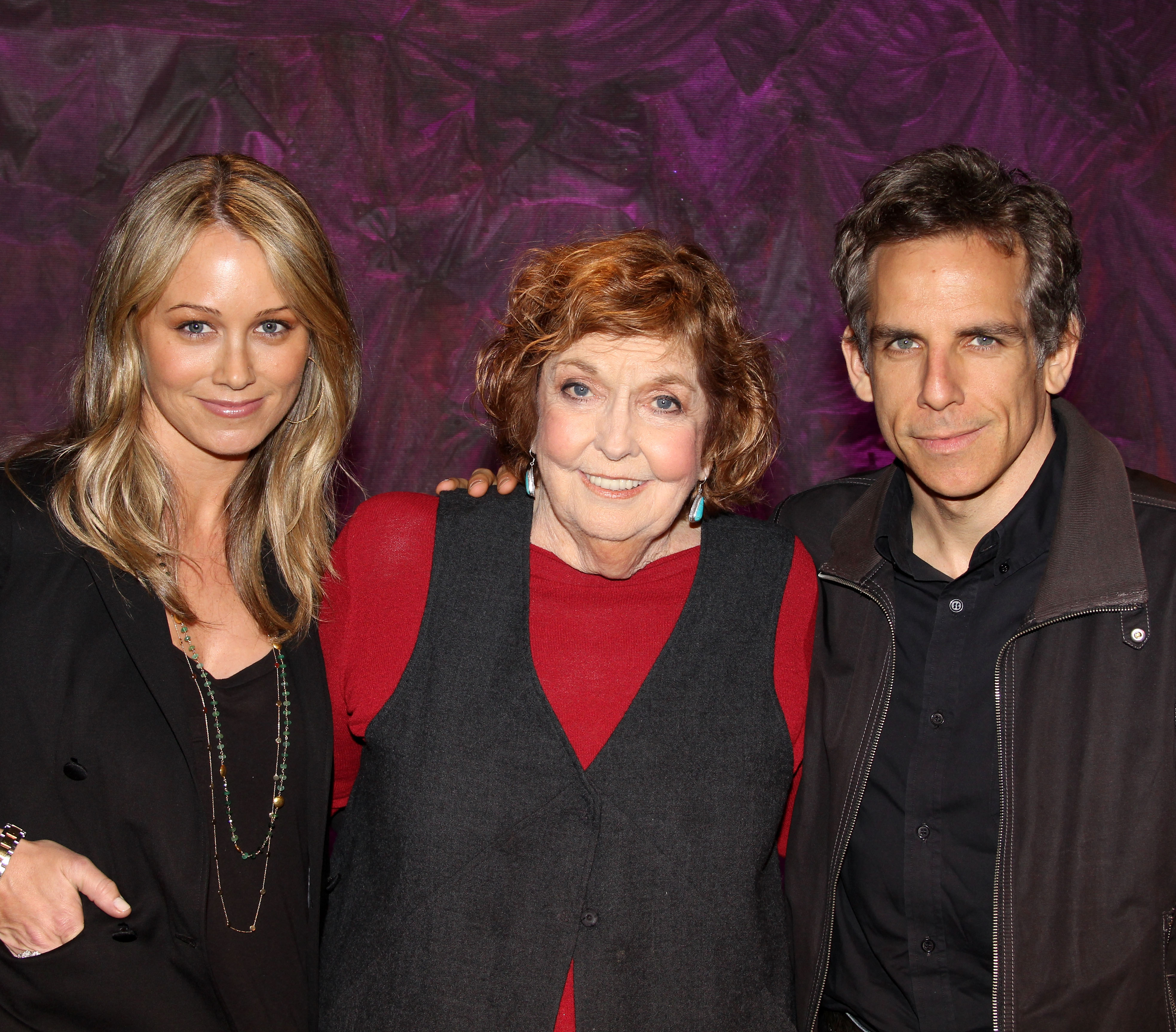 Christine Taylor, Anne Meara, and Ben Stiller in New York City on May 15, 2011 | Source: Getty Images 