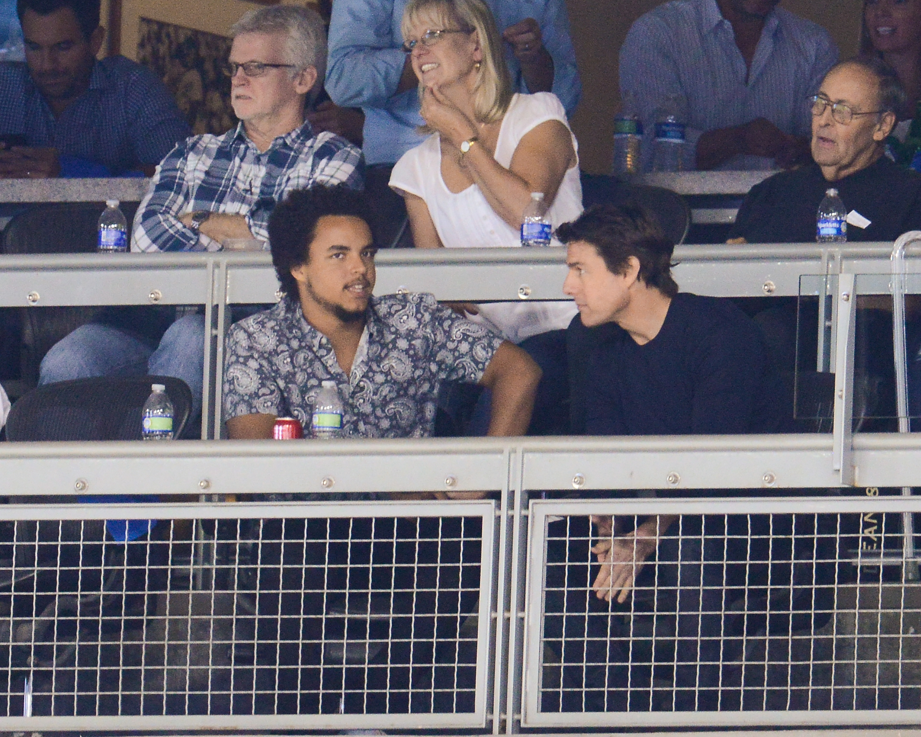 Connor and Tom Cruise at the National League Championship Series in Los Angeles, California on October 15, 2013 | Source: Getty Images