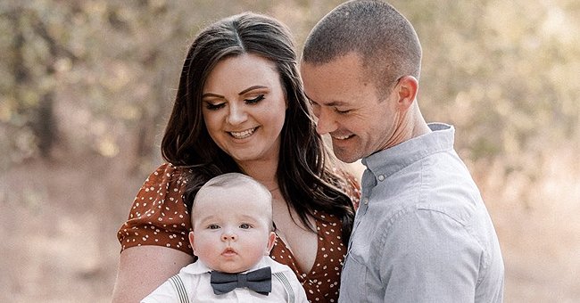 Courtney and Jason Moore holding their son Maddox | Photo: Facebook.com/courtney.lee.7330