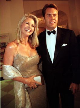 Christie Brinkley and Peter Cook at the White House on September 17, 2000 in Washington, D.C. | Photo: Getty Images