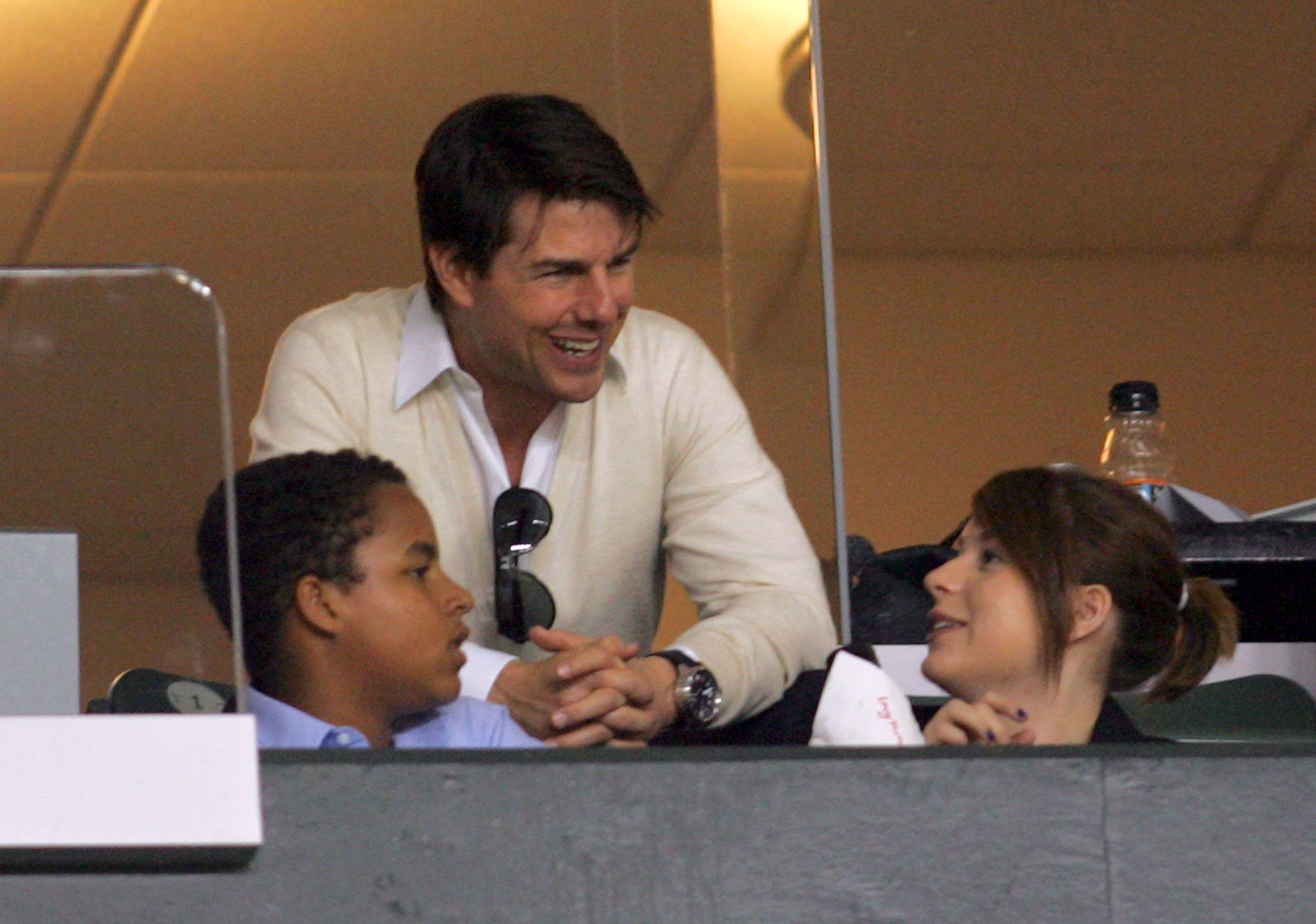 Tom, Bella, and Connor Cruise at the MLS match between the Los Angeles Galaxy and CD Chivas USA in 2008 | Source: Getty Images
