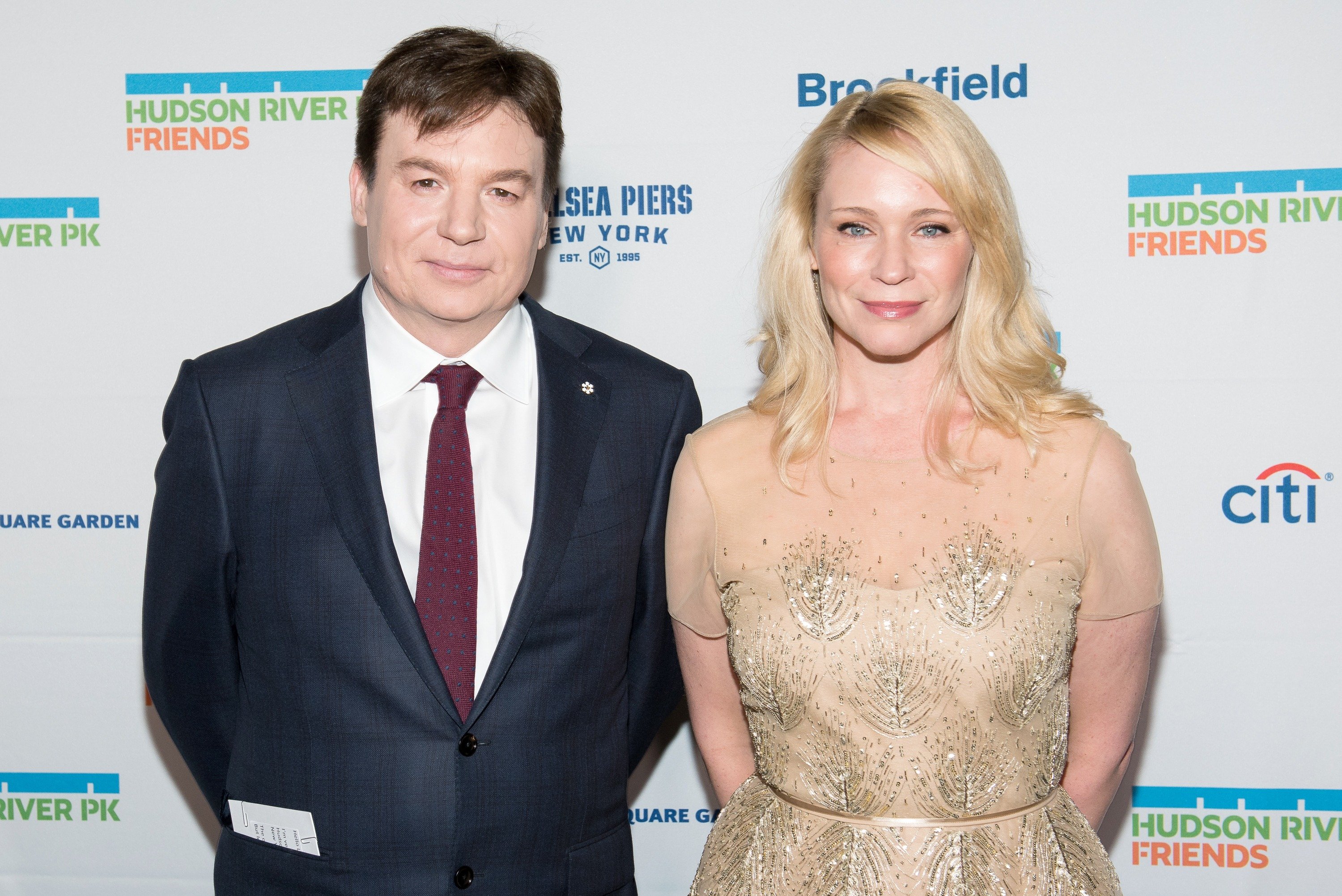 Mike Myers and Kelly Tisdale at the 2017 Hudson River Park Annual Gala on October 12, 2017, in New York | Source: Getty Images