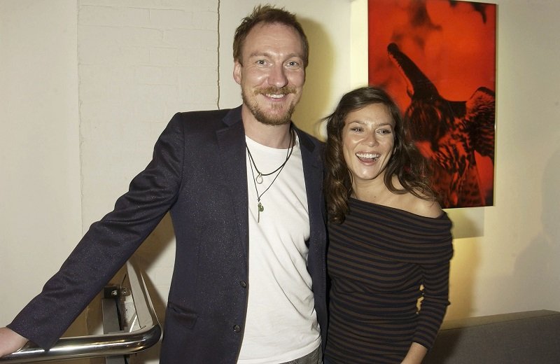 David Thewlis and Anna Friel on July 8, 2004 in London | Photo: Getty Images