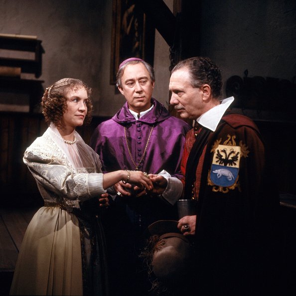 Die Hexe von Köln, Fernsehfilm, Deutschland 1989, Regie: Hagen Müller Stahl, Darsteller: Marita Breuer, Klaus Mikoleit, Hans Stetter | Quelle: Getty Images