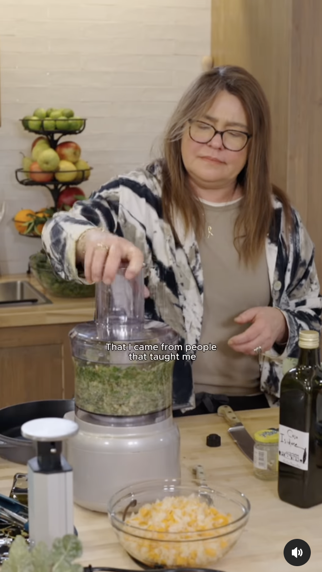 Rachael Ray is seen cooking in a video, shared on May 11, 2025 | Source: Instagram/rachaelray