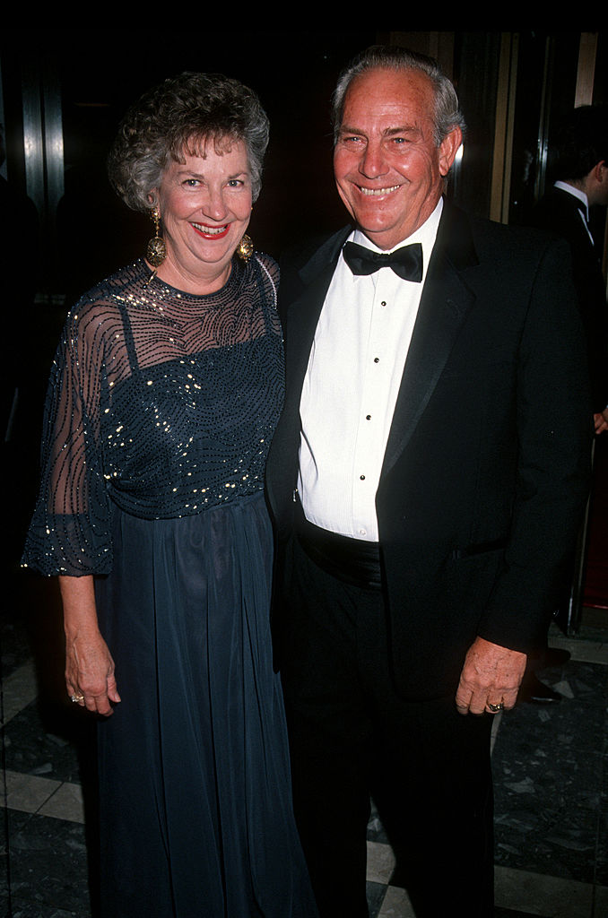 Sharon Costner et Bill Costner, parents de Kevin Costner. | Photo : Getty Images