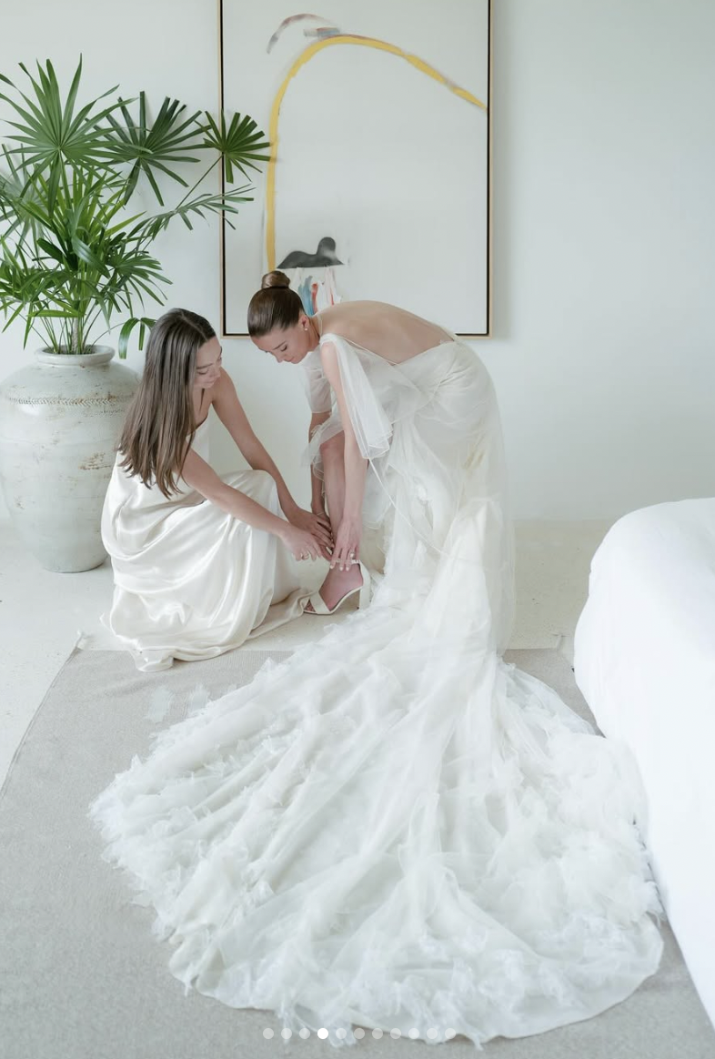 The bride and a bridesmaid, dated March 18, 2025 | Source: Instagram/n.brydonbloom