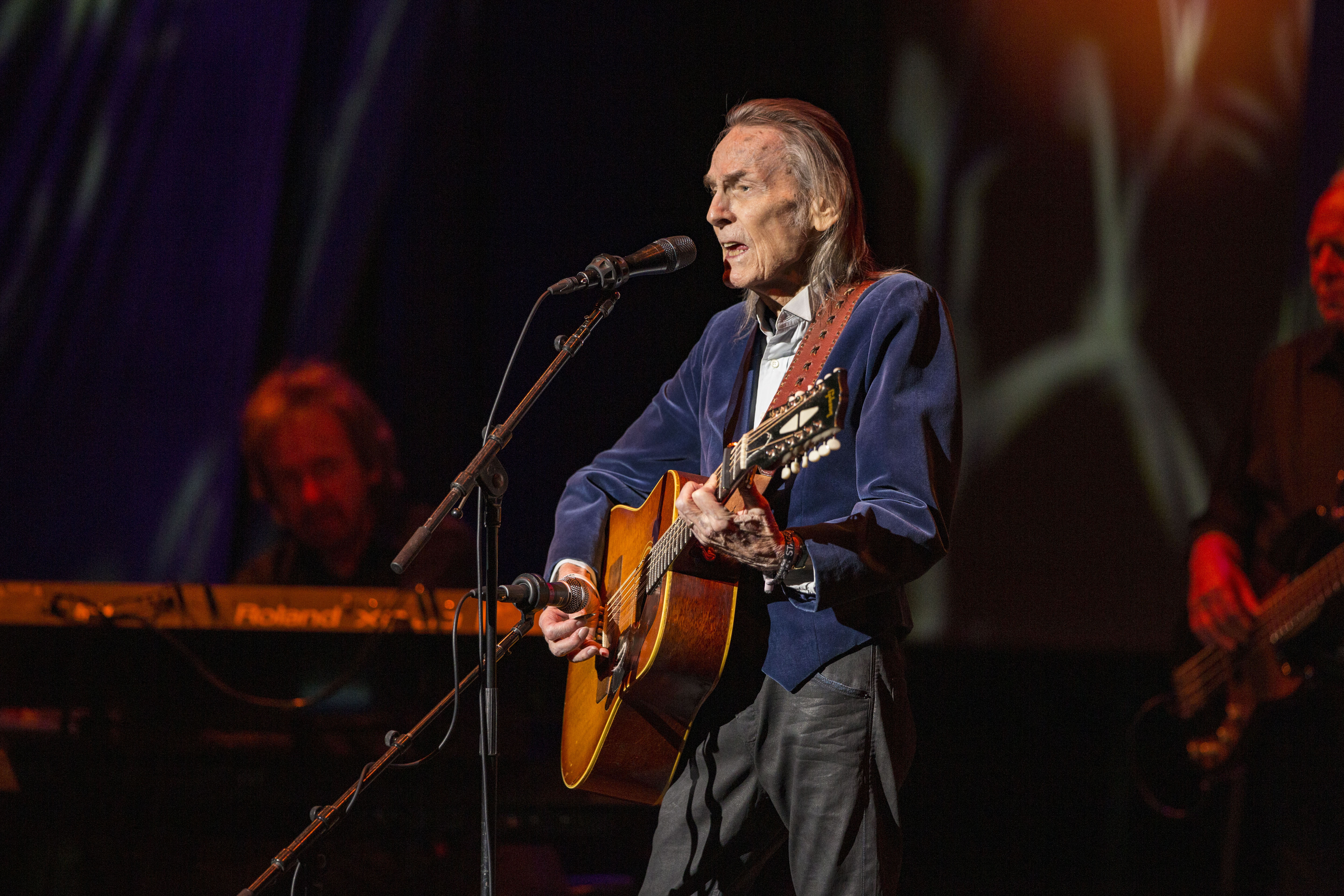 Gordon Lightfoot performs on stage at Balboa Theatre on March 13, 2019 in San Diego, California | Source: Getty Images