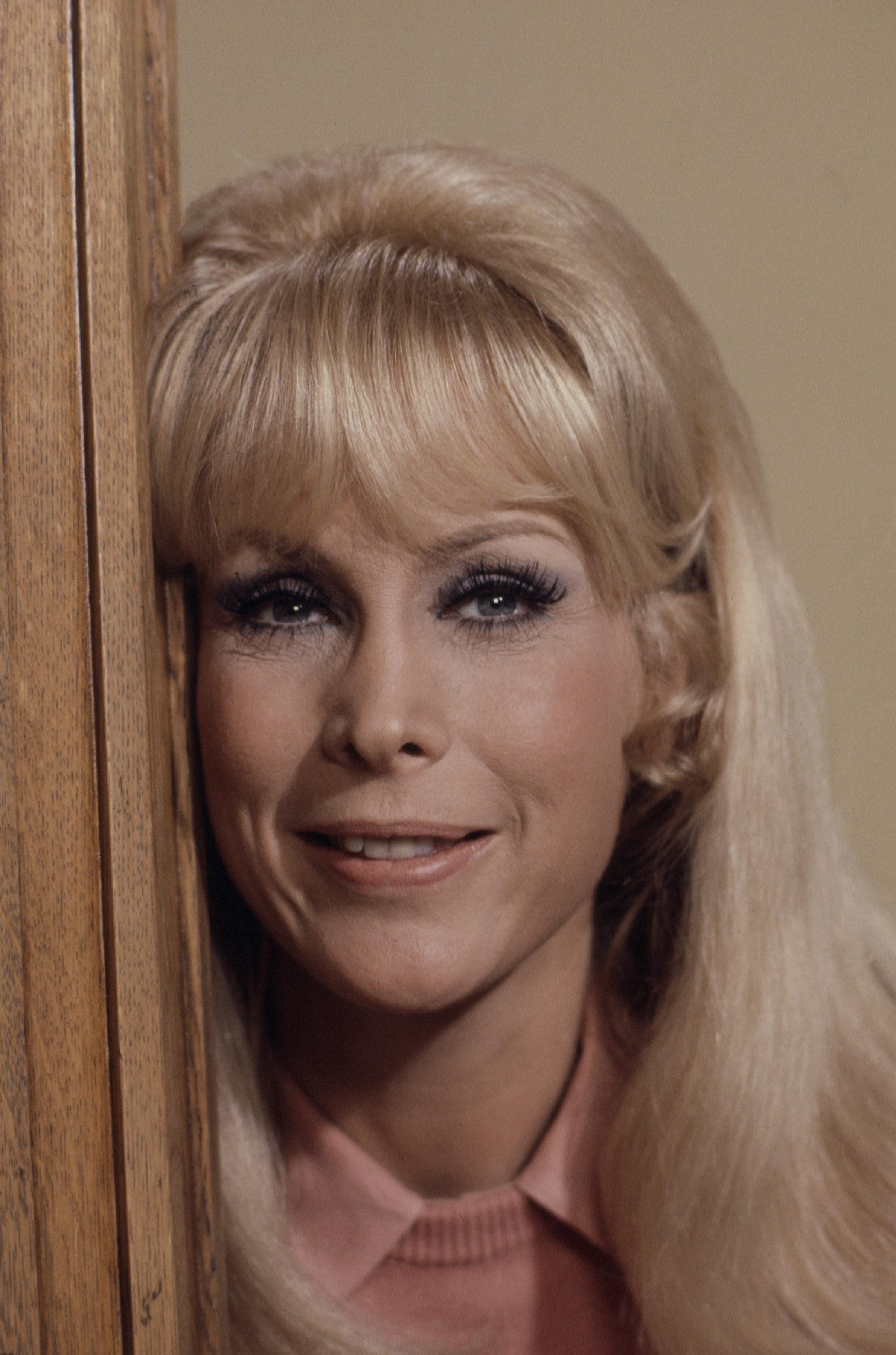 Barbara Eden's promotional photo for the ABC TV movie "Let's Switch!" in 1975. | Source: Getty Images