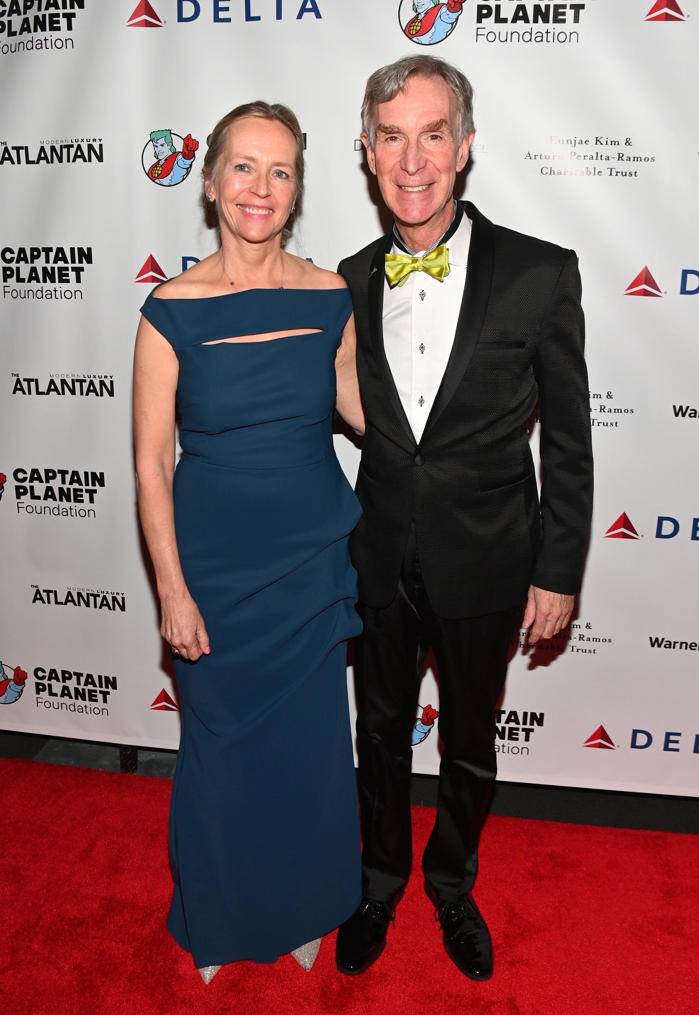 Liza Mundy and Bill Nye at the Captain Planet Foundation 30th Anniversary Gala on March 19, 2022 in Atlanta, Georgia. | Source: Getty Images 