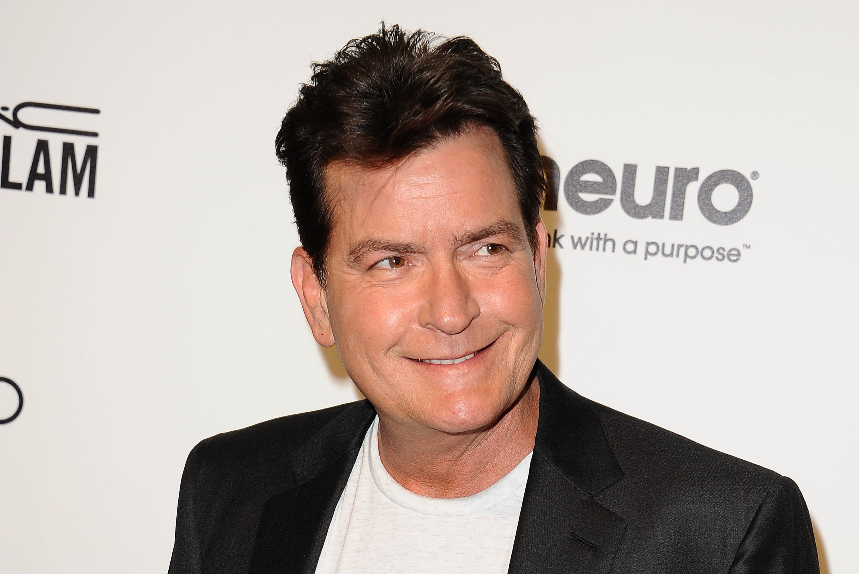 Charlie Sheen poses for a picture at the 24th annual Elton John AIDS Foundation's Oscar viewing party on February 28, 2016 | Source: Getty Images