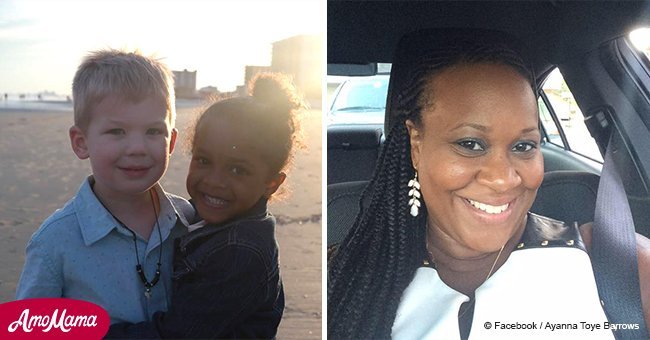 Heartwarming photo of little girl meeting new little boy on the beach goes viral