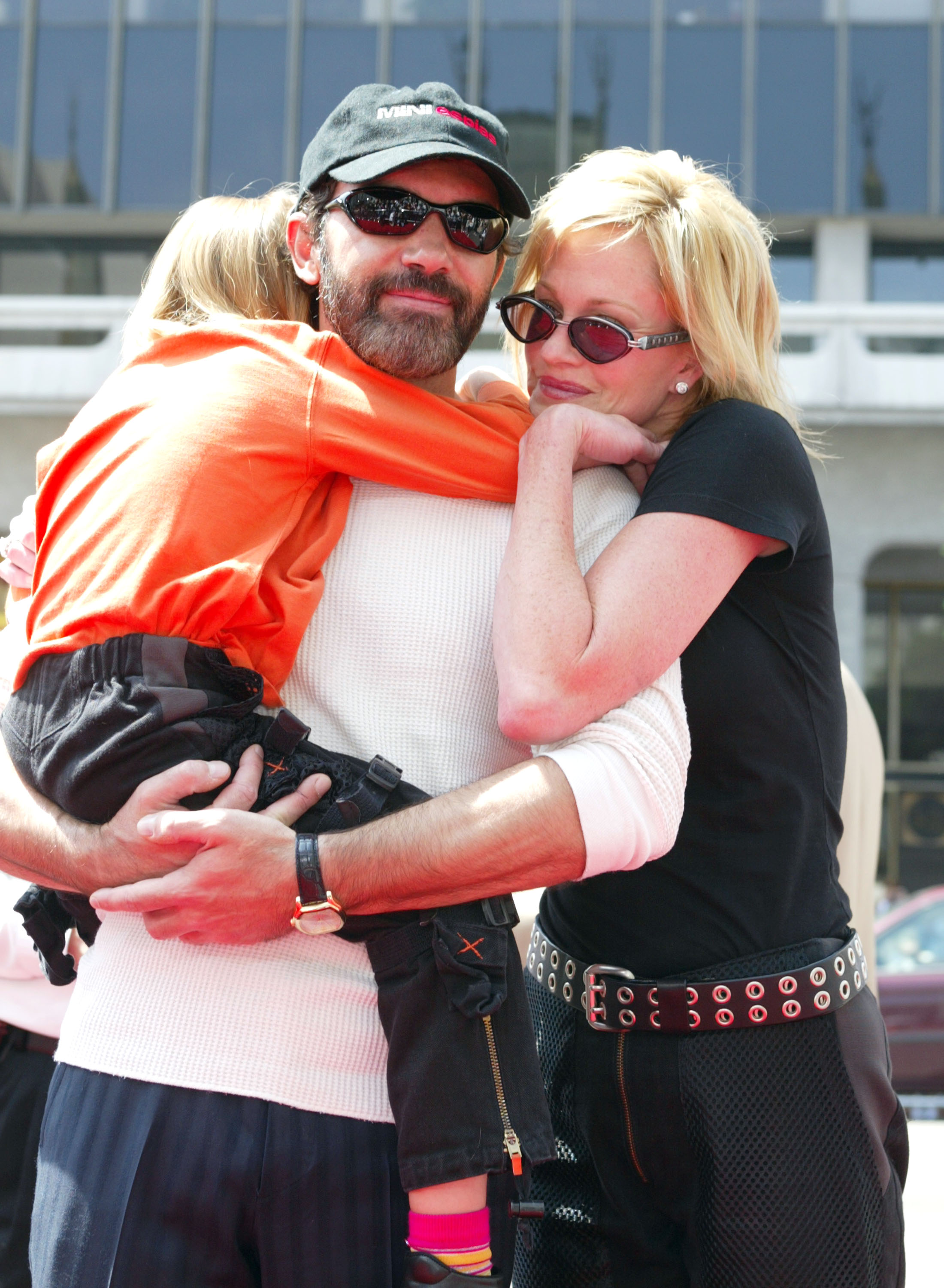 Antonio Banderas, Melanie Griffith & their daughter Stella in Hollywood in 2002 | Source: Getty Images