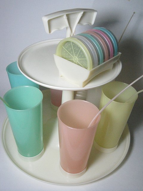 A set of Carousel Caddy Tupperware line. | Source: Flickr