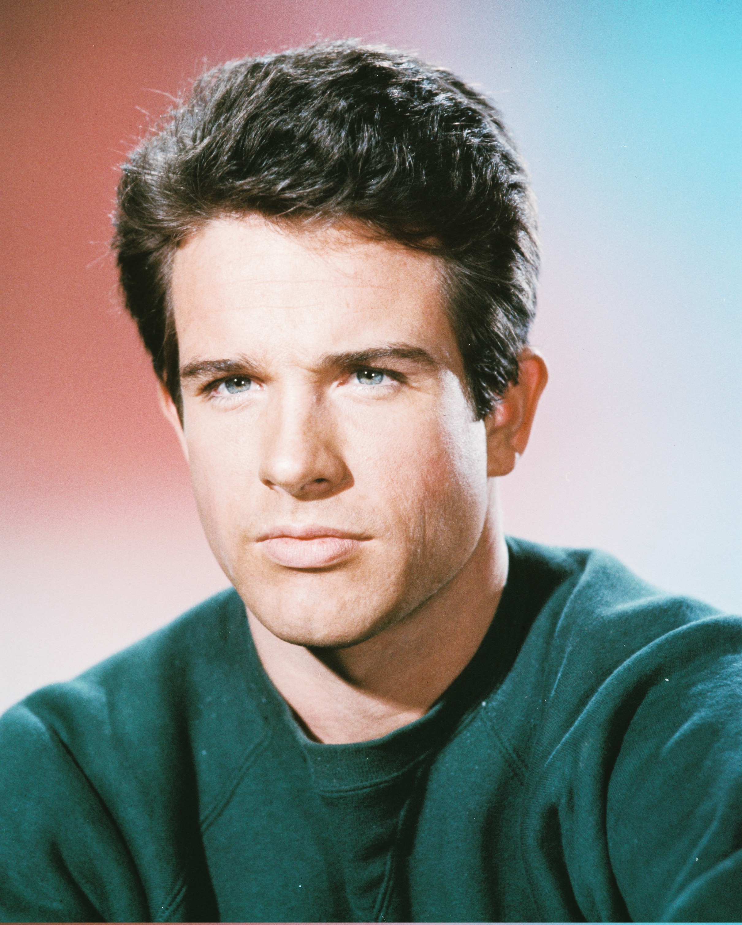 Warren Beatty poses for a studio portrait, circa 1975 | Source: Getty Images