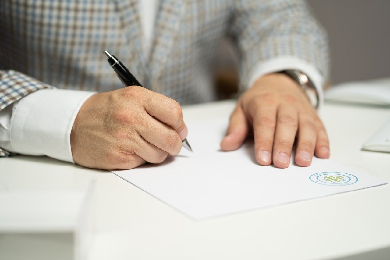 Documento. | Foto: Pixabay