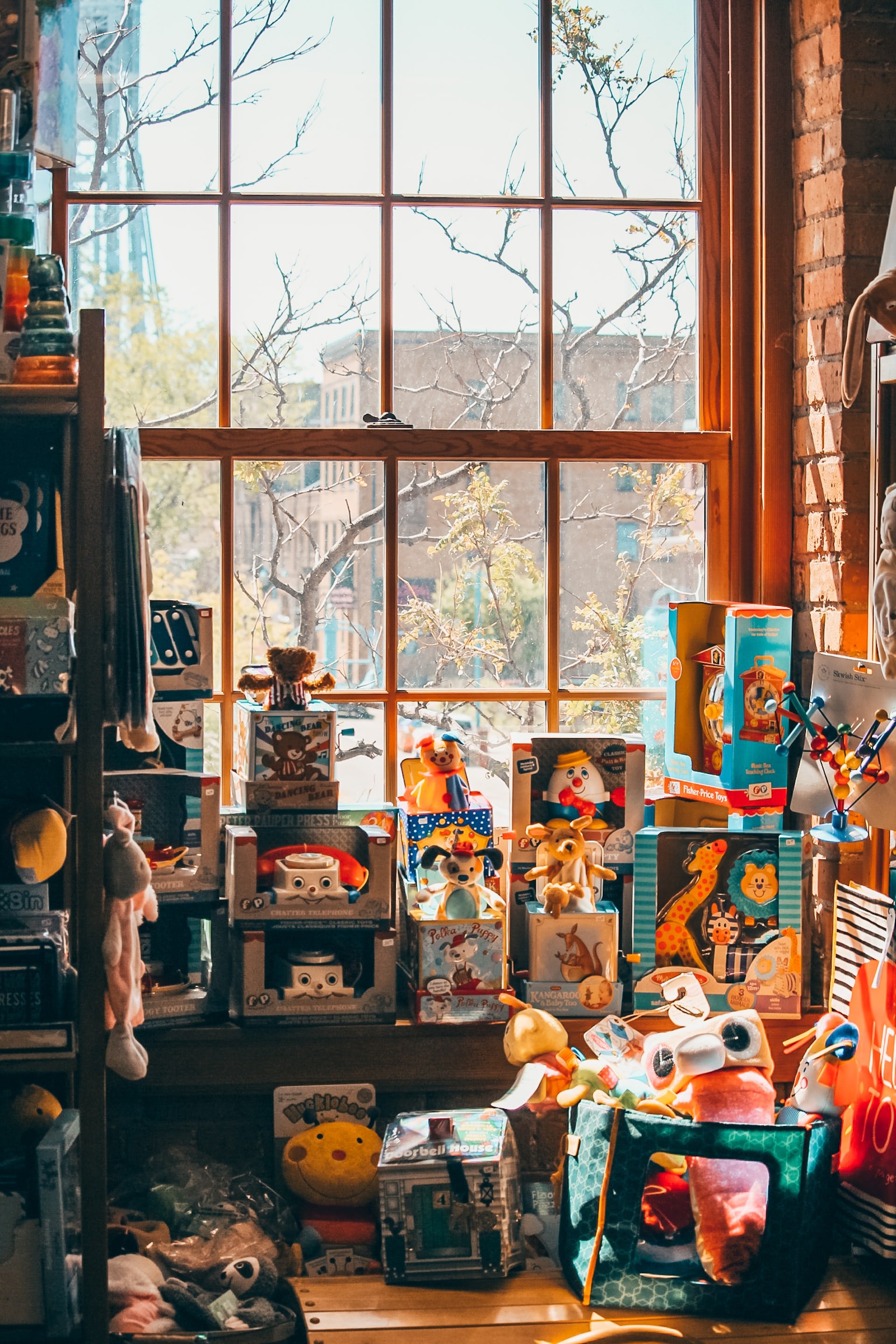 Charlie added more things to the toy bag. | Source: Unsplash