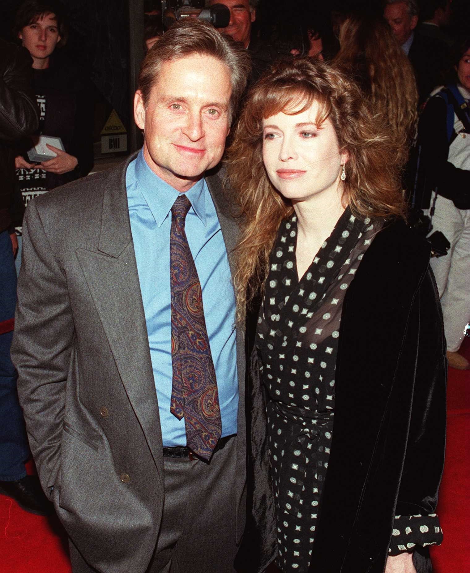 Michael Douglas and wife Diandra at the premiere of his film "Disclosure" in 1994 | Photo: GettyImages