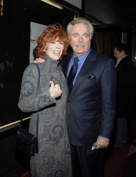 Jil St. John and Robert Wagner on January 16, 2007, at the Wlishire Theatre in Beverly Hills, California. | Source: Getty Images.