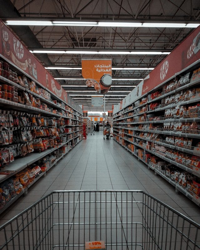 Un rayon de supermarché | Photo : Unsplash