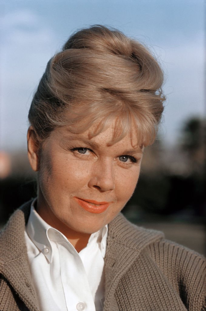 Actress Doris Day poses for a photo in 1959 in Los Angeles, California. | Photo: Getty Images