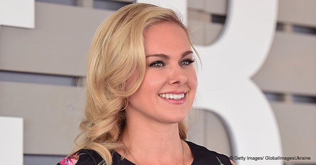 37-Year-Old Laura Bell Bundy Shows off Her Naked Roundish Belly Revealing Her Pregnancy