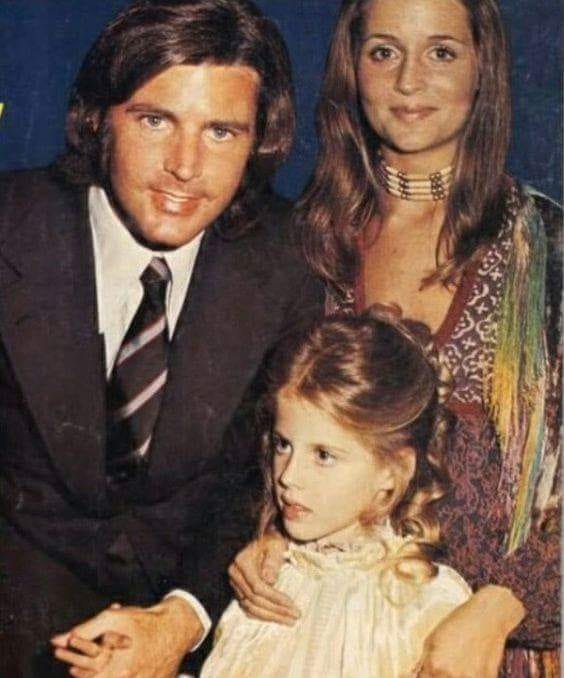 Tracy Nelson with her parents Nick Nelson and Kristin Harmon. | Source: Facebook/TracyKritstineNelson