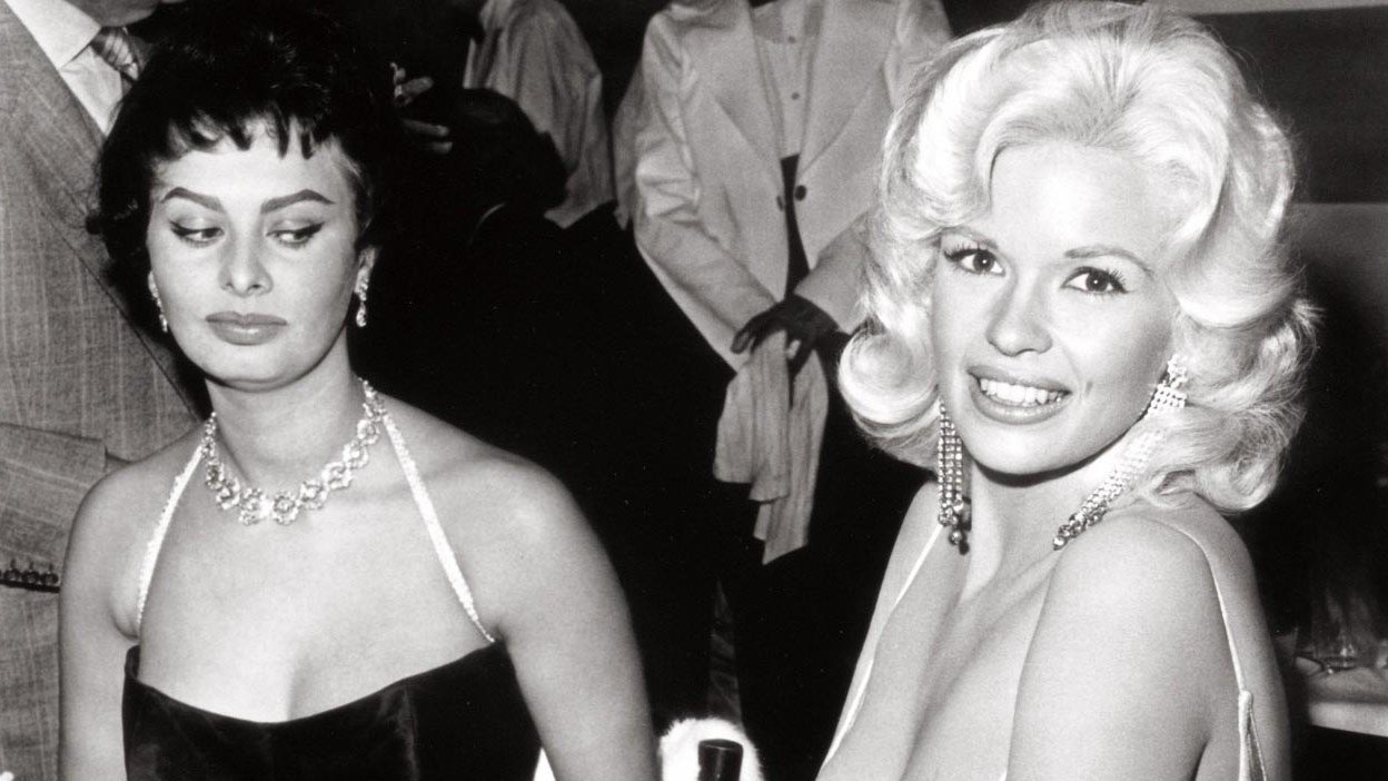 Sophia Loren, Jayne Mansfield. Image Source: YouTube/Vanity Fair