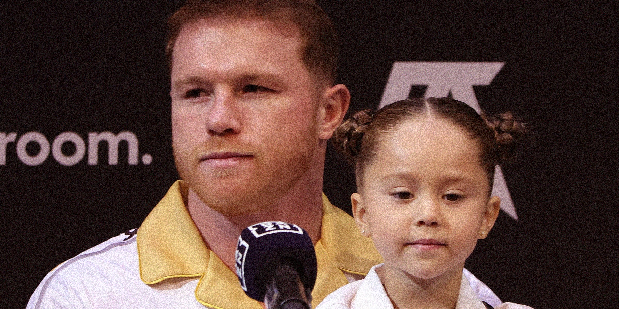 Canelo Álvarez and his daughter | Source: Getty Images
