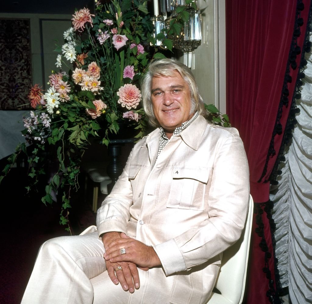 Portrait of American country music performer Charlie Rich in London, England, 1978 | Source: Getty Images