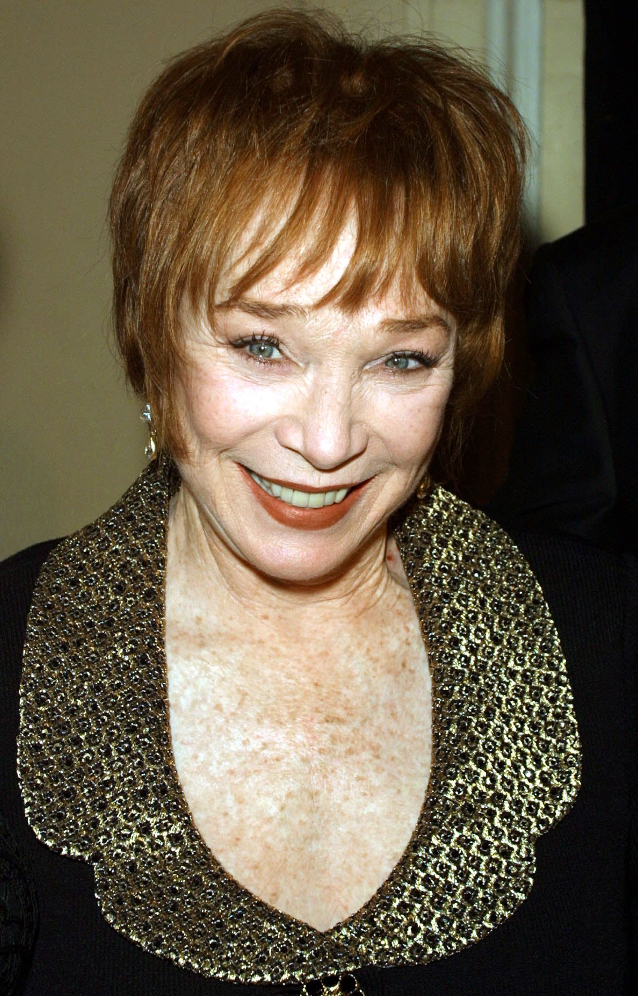 Shirley MacLaine arrives at the Second Annual Directors Guild of America Honors at the Grand Hyatt on December 10, 2000, in New York City.