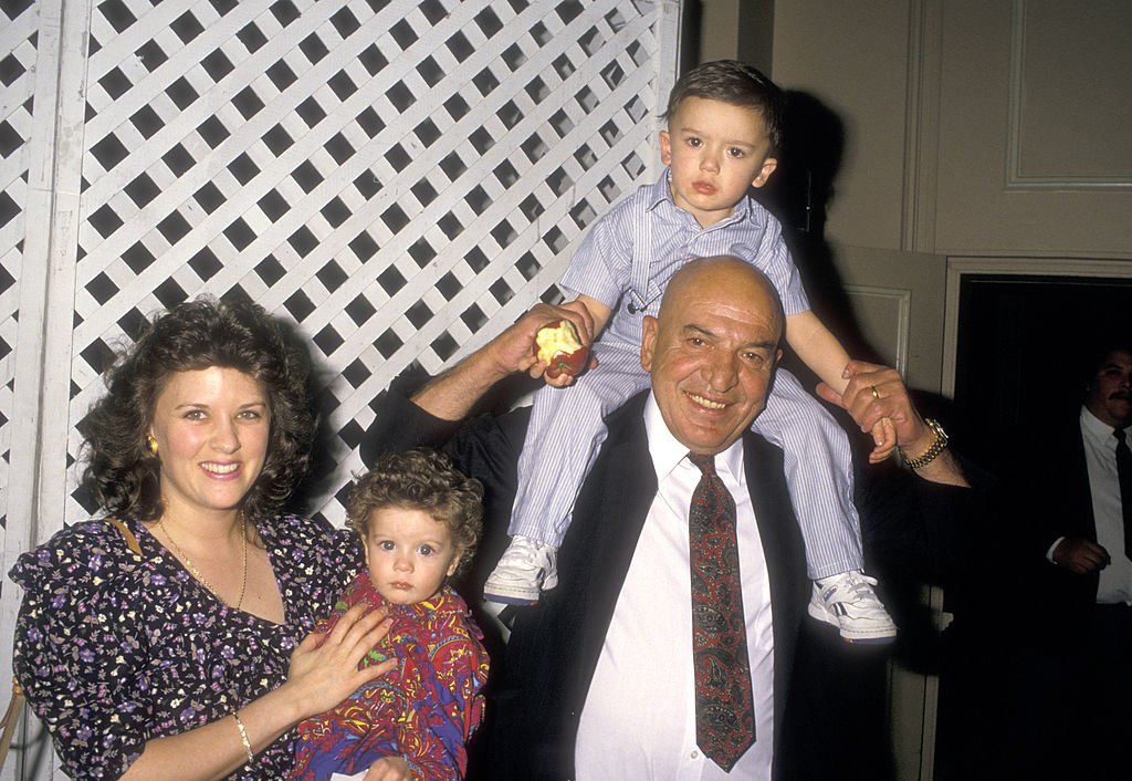 Telly Savalas, Julie Savalas, son Christian and daughter Ariana at the Young Musicians Foundation's Seventh Annual Celebrity Mother/Daughter Fashion Show on March 24, 1988, in Beverly Hills | Photo: Getty Images