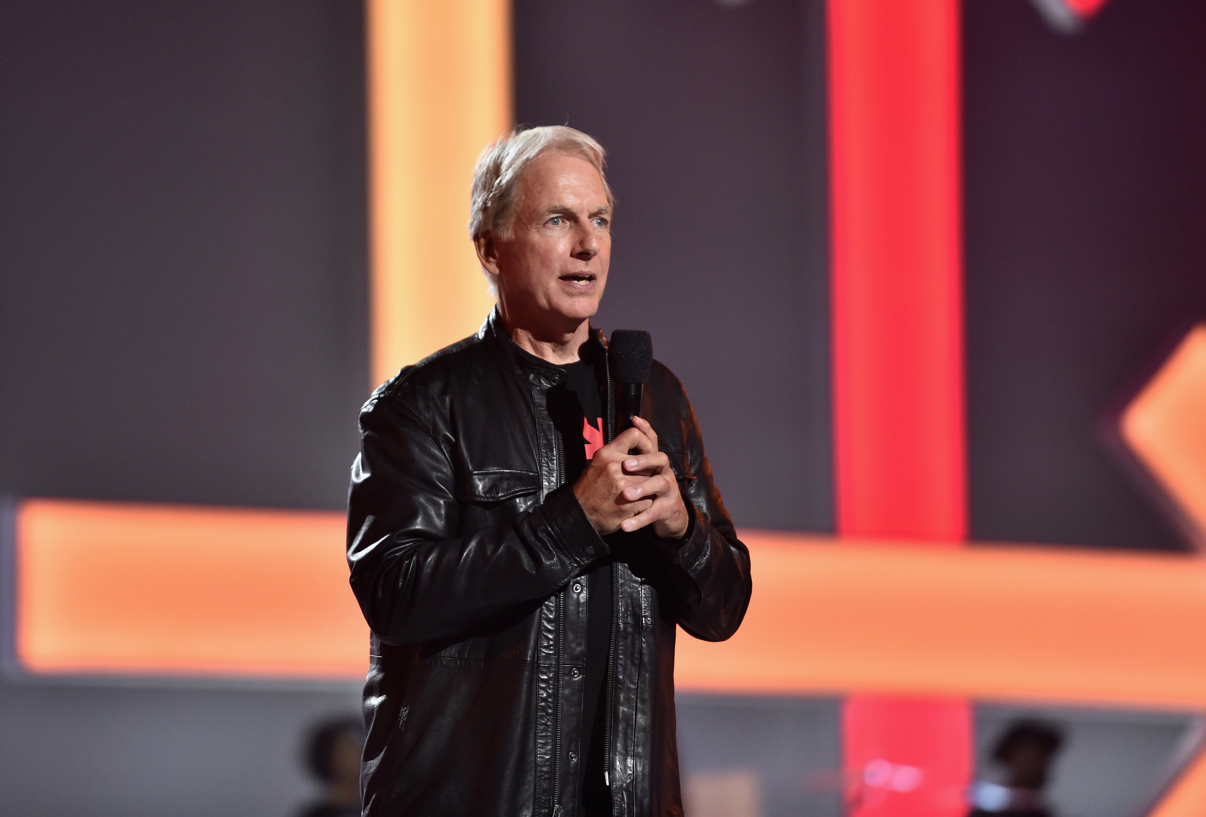 Mark Harmon speaks onstage at the sixth biennial Stand Up To Cancer (SU2C) telecast at the Barkar Hangar on Friday, September 7, 2018. | Source: Getty Images