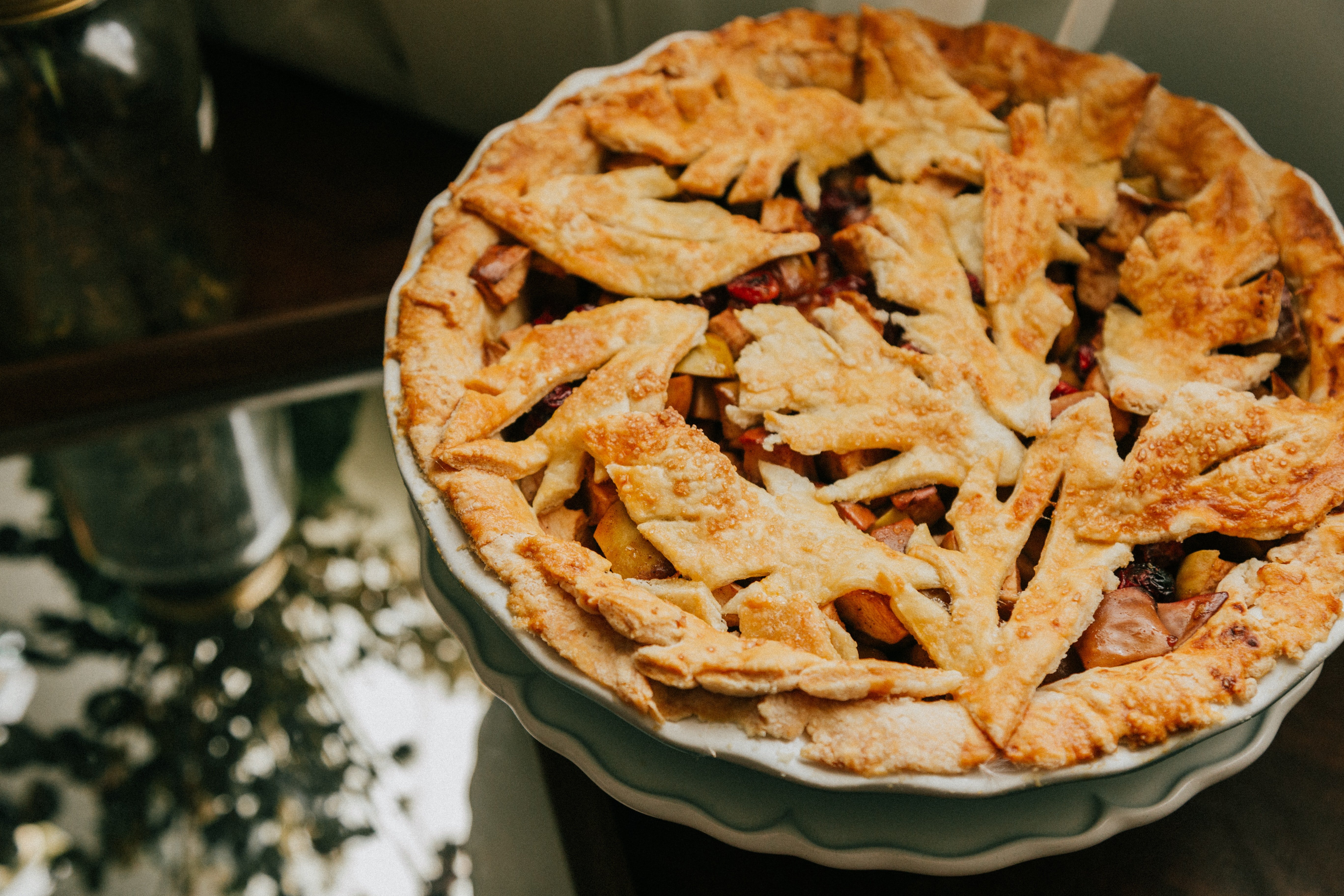 Karen made a delicious apple pie for Dave. | Source: Unsplash