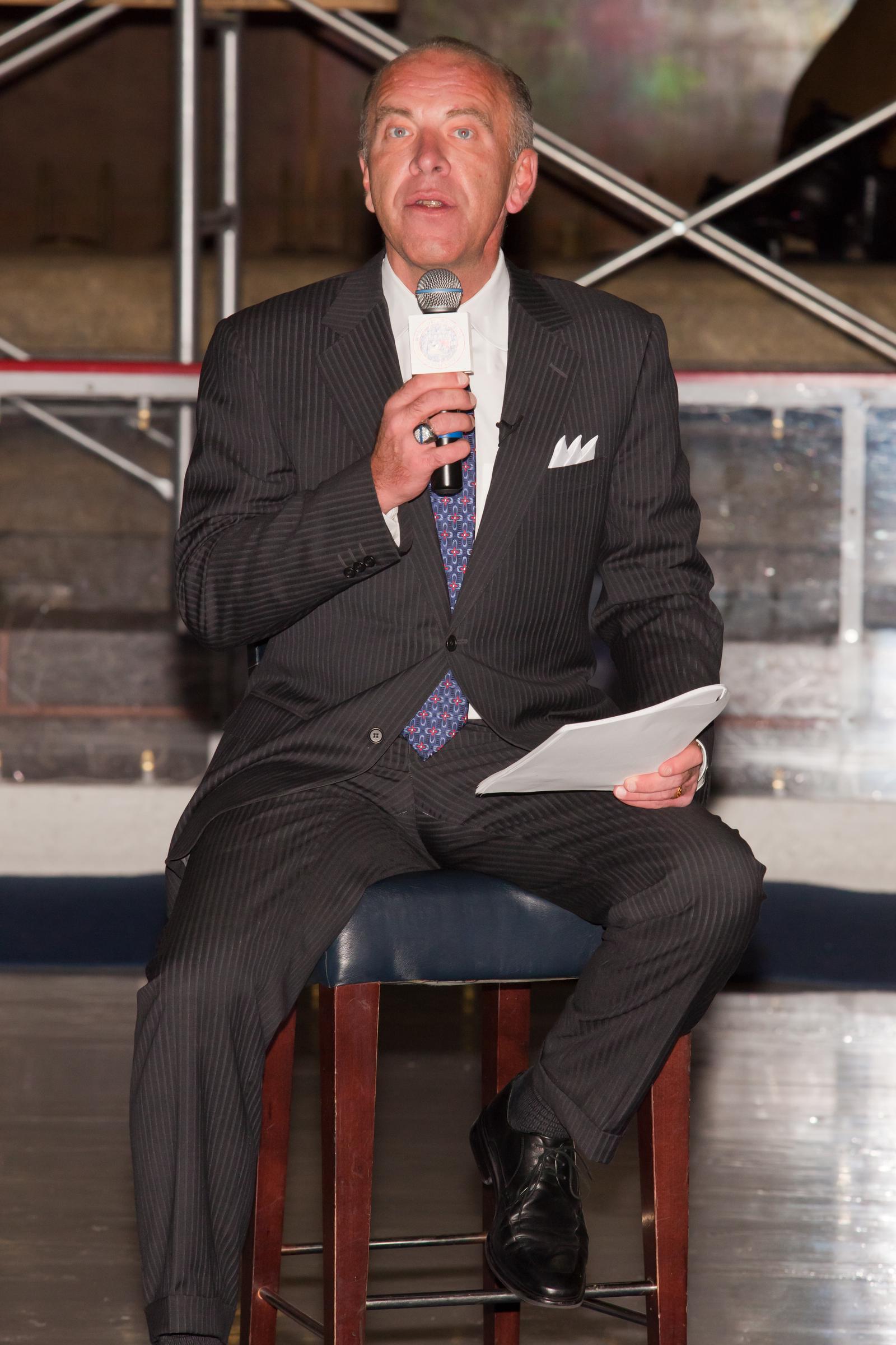 Al Trautwig at the New York Rangers' 85th anniversary jersey unveiling at Rockefeller Center, New York City, on November 12, 2010 | Source: Getty Images