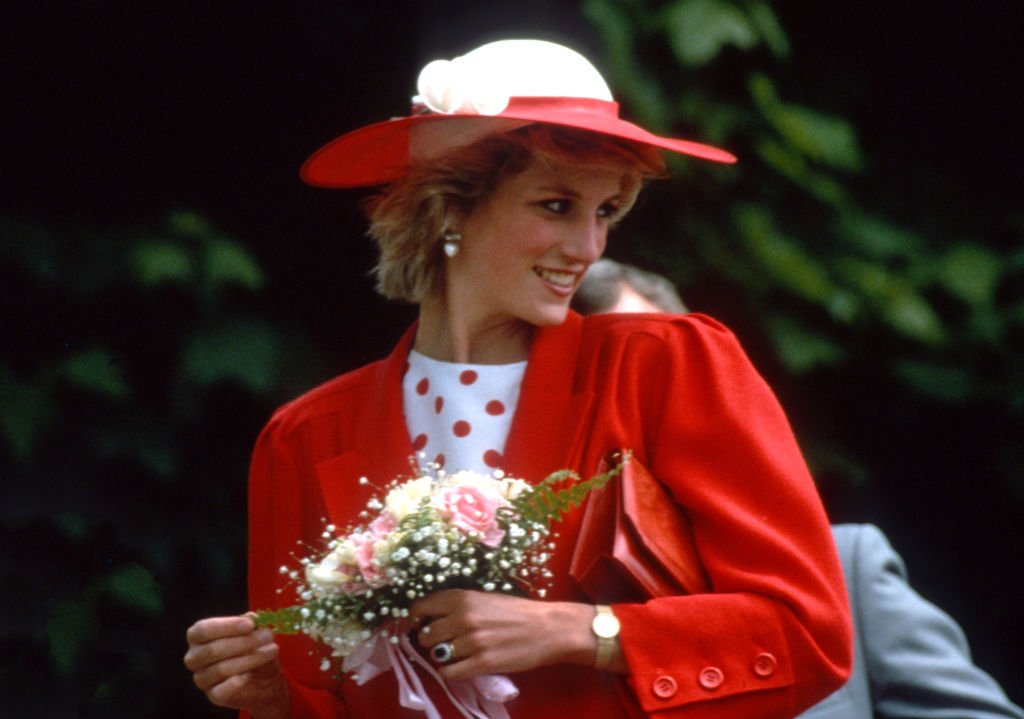Diana, Princess of Wales, wearing a red jacket, visits Atlantic College, 1985, Llantwit Major, United Kingdom. | Photo: Getty Images