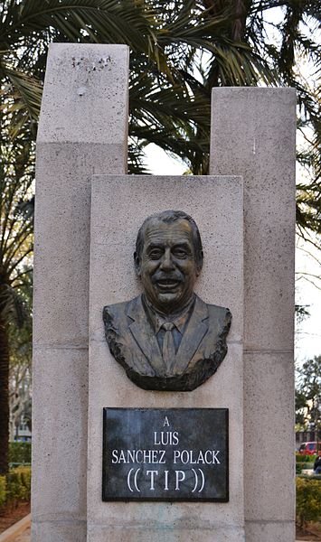 Monumento dedicado a Luis Sánchez Polack en Valencia, España. | Foto: Wikimedia Commons
