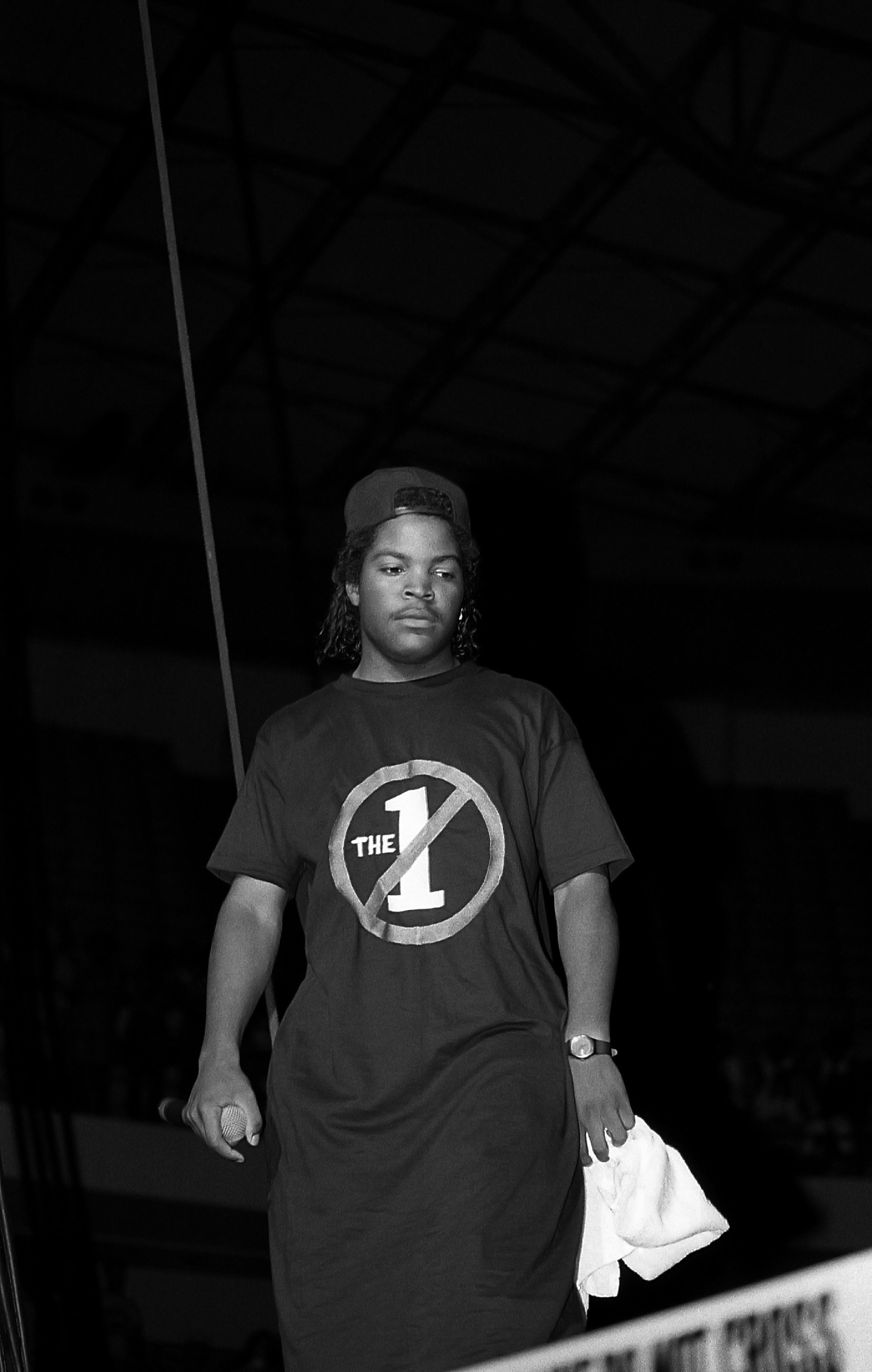 Ice Cube onstage performing during the Straight Outta Compton Tour in Kansas City, Missouri in June 1989. | Source: Getty Images