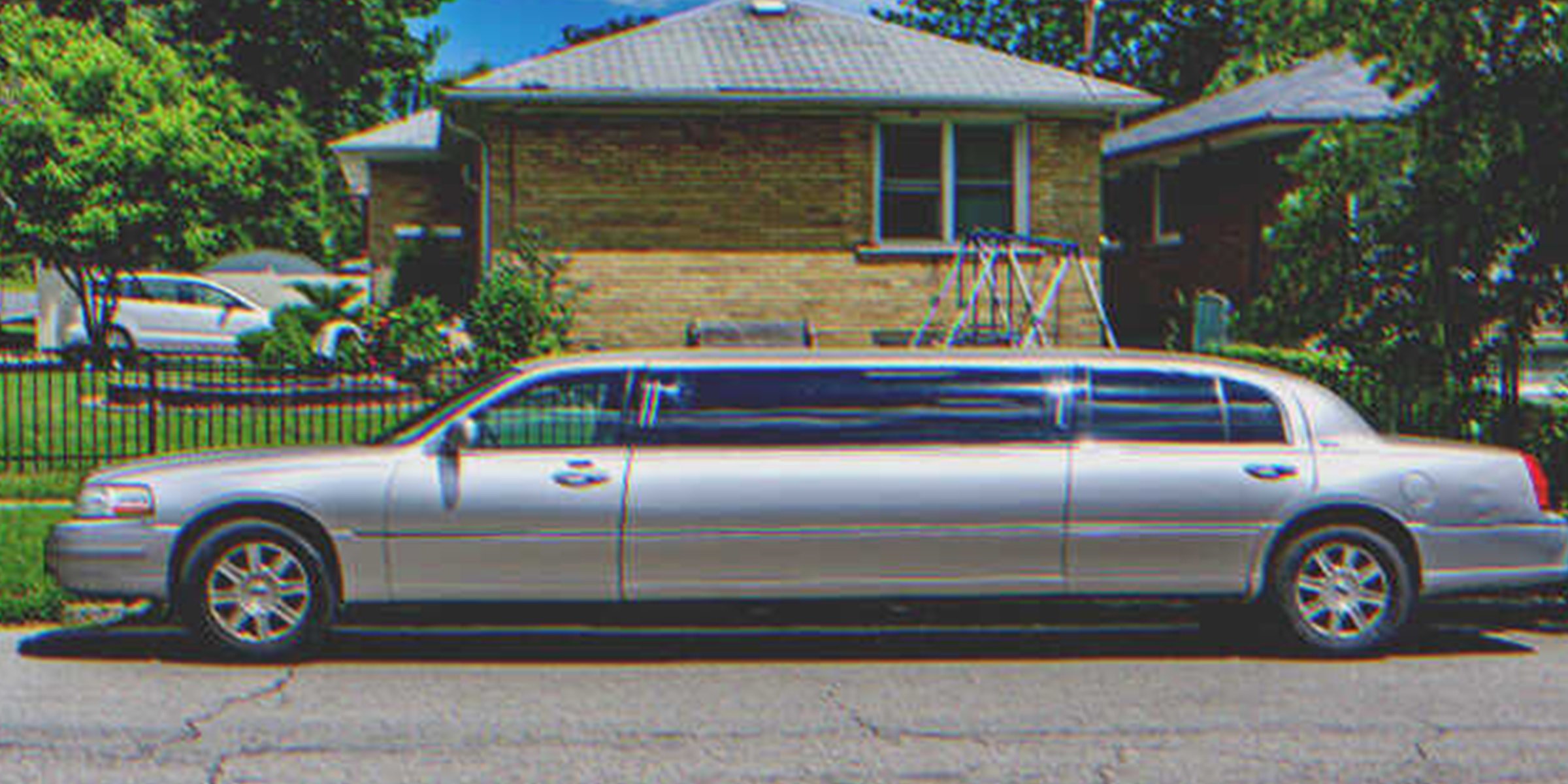 The limo that picked up Lorraine was none other than Jeffrey's. | Source: Shutterstock