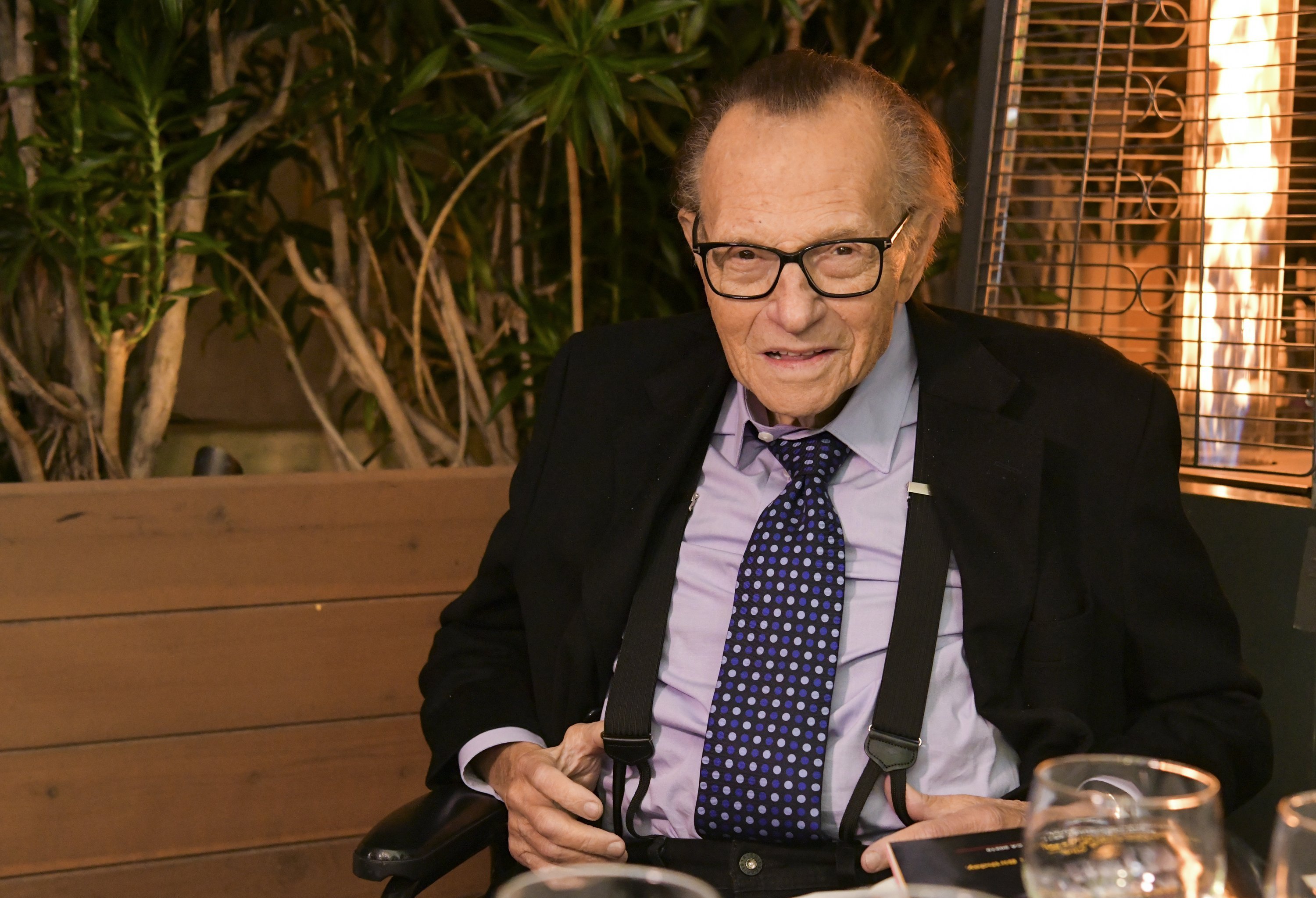 Larry King poses for portrait as the Friars Club and Crescent Hotel honor him for his 86th birthday at Crescent Hotel on November 25, 2019, in Beverly Hills, California | Photo: Getty Images.