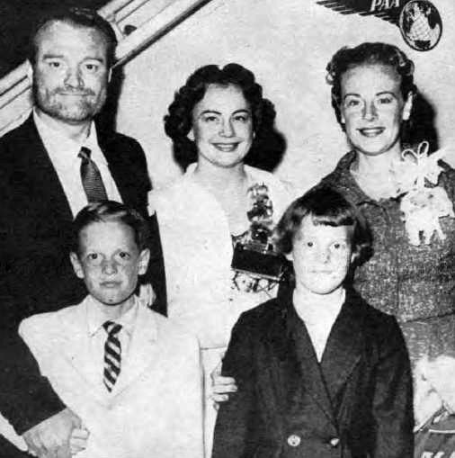 Red Skelton et son épouse Georgia Davis, Richard Freeman Skelton et sa fille Valentina Skelton, | Photo: Wikimedia Commons