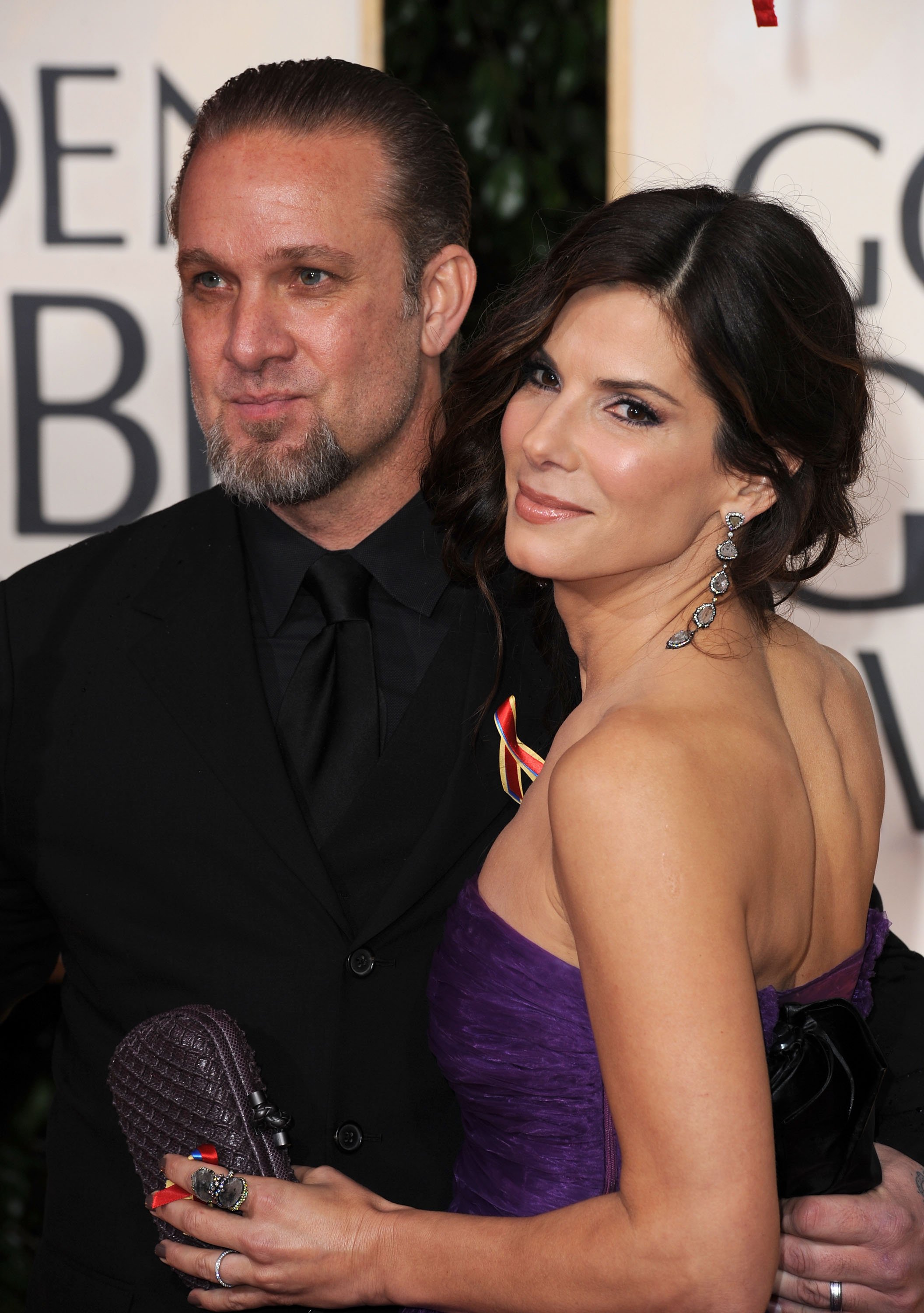 Jesse James and wife Sandra Bullock arriving at the 67th Annual Golden Globe Awards at The Beverly Hilton Hotel on January 17, 2010 in Beverly Hills, California. / Source: Getty Images