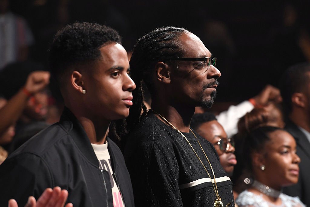 Cordell Broadus and Snoop Dogg watch the 2016 BET Hip Hop Awards at Cobb Energy Performing Arts Center | Photo: Getty Images