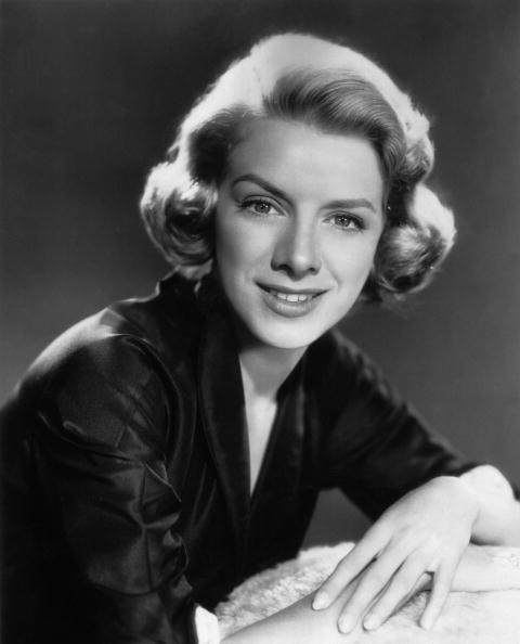 Rosemary Clooney poses for a studio portrait in this 1953 photo. | Source: Getty Images.
