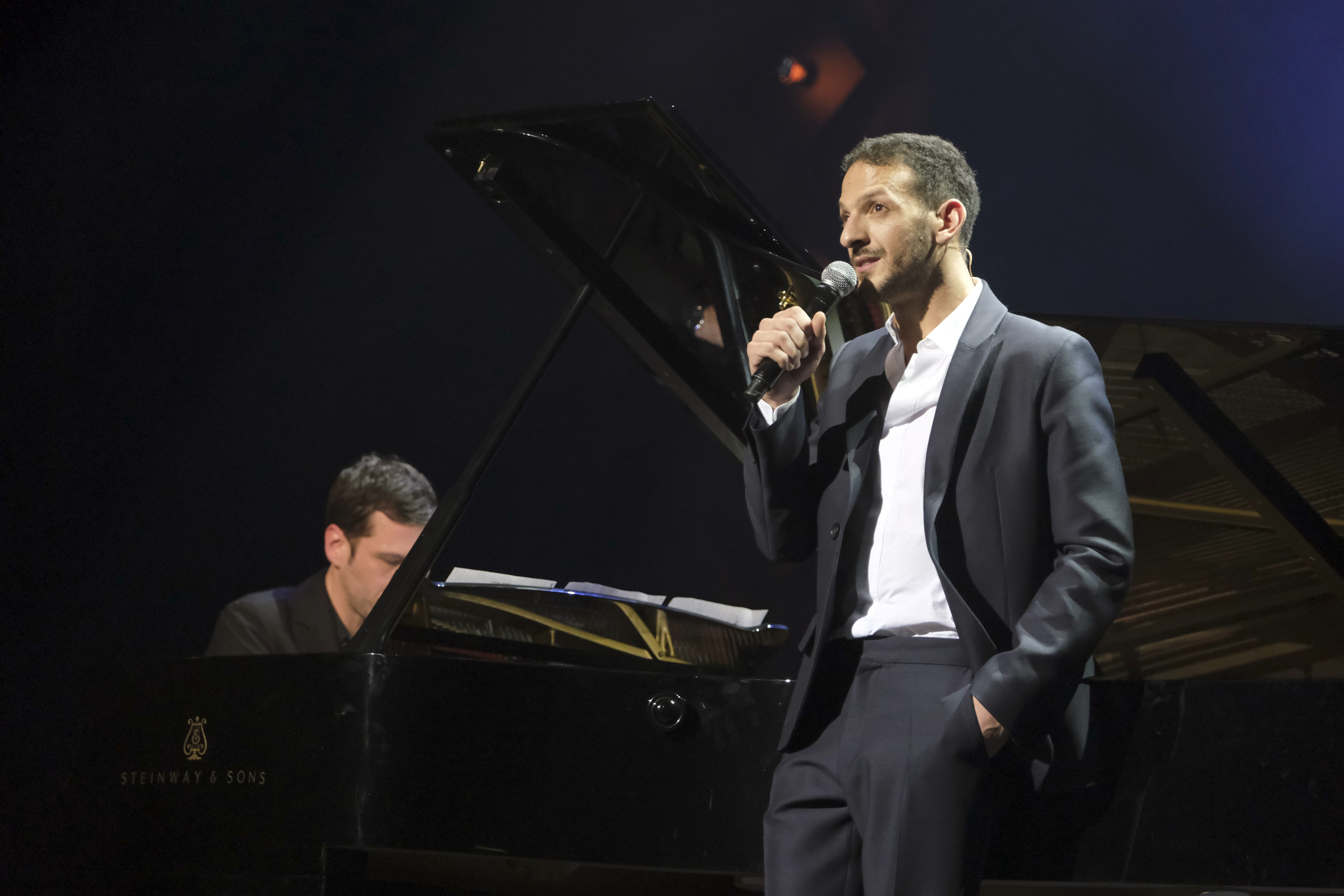 Alex Beaupain participeau "Grand Prix de la Sacem 2018" à la Salle Pleyel le 10 décembre 2018 à Paris | Photo : Getty Image