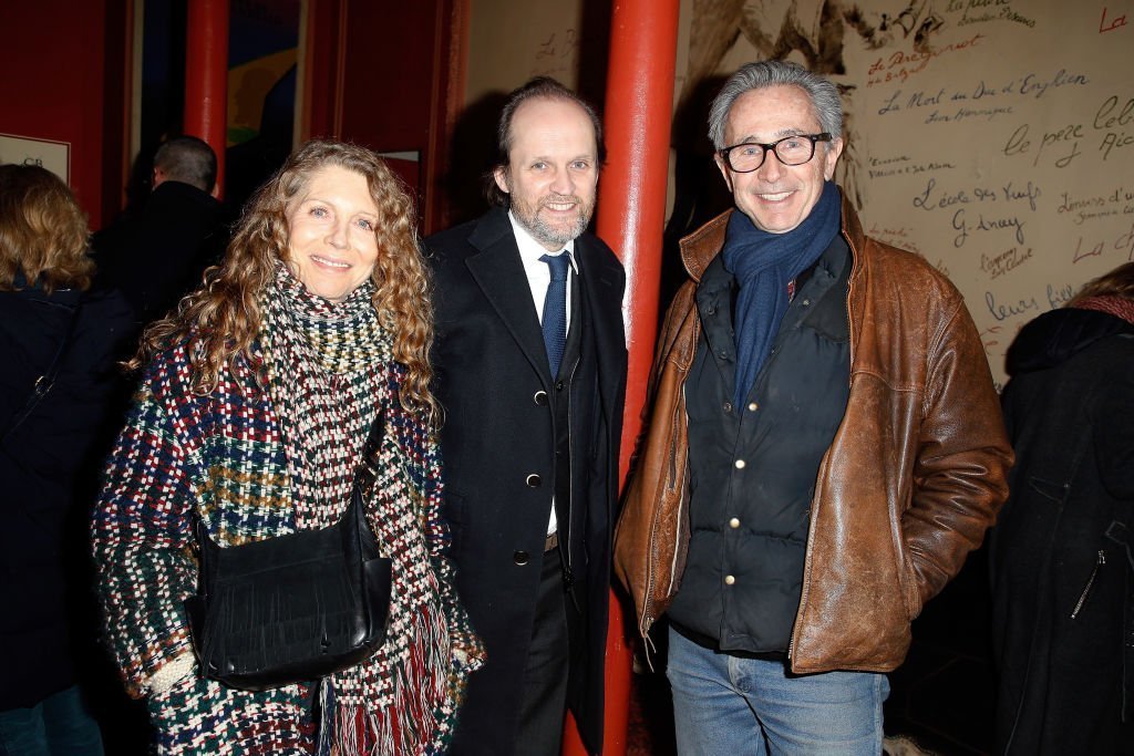Thierry Lhermitte, sa femme Hélène et le producteur Jean-Marc Dumontet le 26 février 2018 à Paris. l Sources : Getty Images Thierry Lhermitte, sa femme Hélène et le producteur Jean-Marc Dumontet le 26 février 2018 à Paris. l Sources : Getty Images