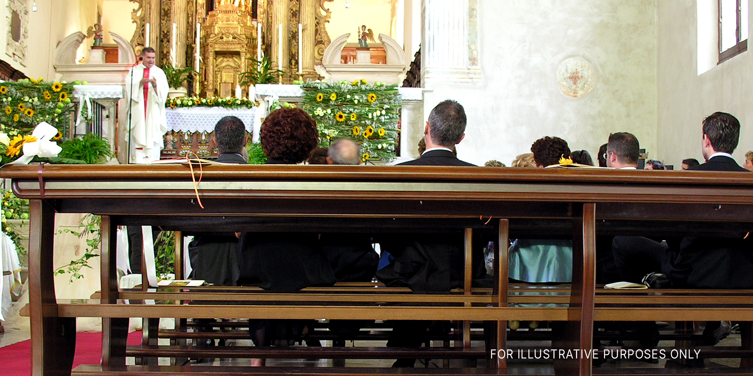 People sitting in a church | Source: Flickr