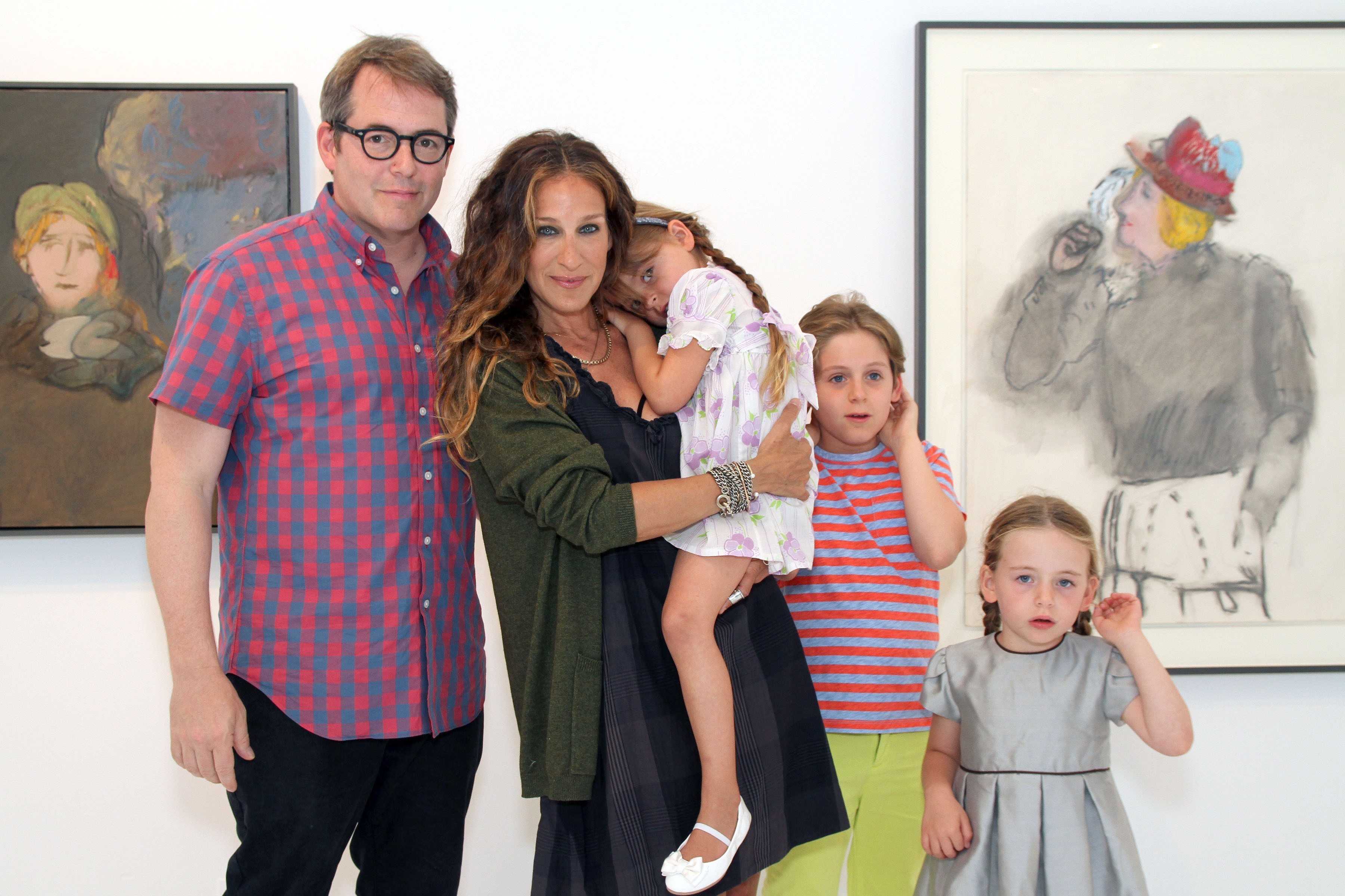 Matthew Broderick and Sarah Jessica Parker, Tabitha, James, and Marion Broderick in Amagansett, New York on July 12, 2014 | Source: Getty Images